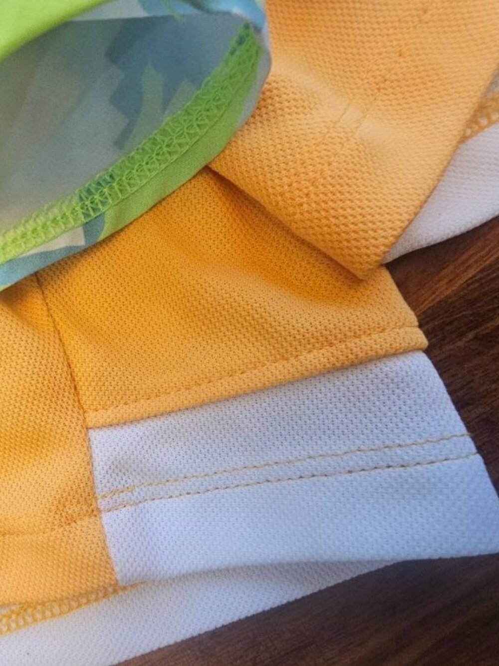 Four Pairs of Women's Under Armour Running Shorts Size US Medium - UA - Picture 13 of 13